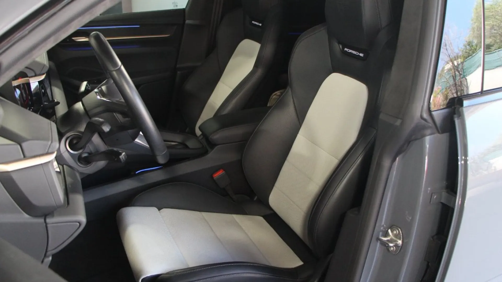 Porsche Macan — photo 10