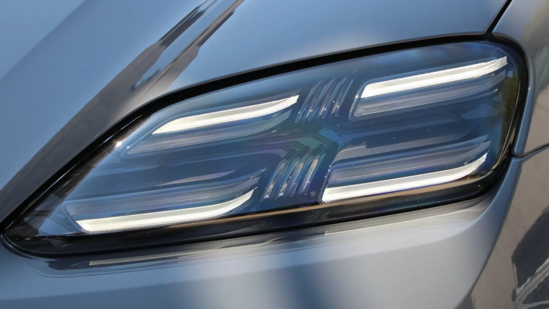 Porsche Macan — photo 32