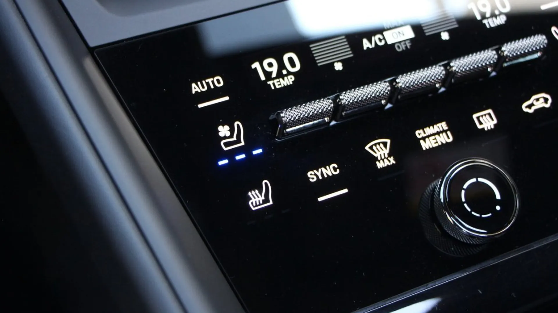 Porsche Macan — photo 25