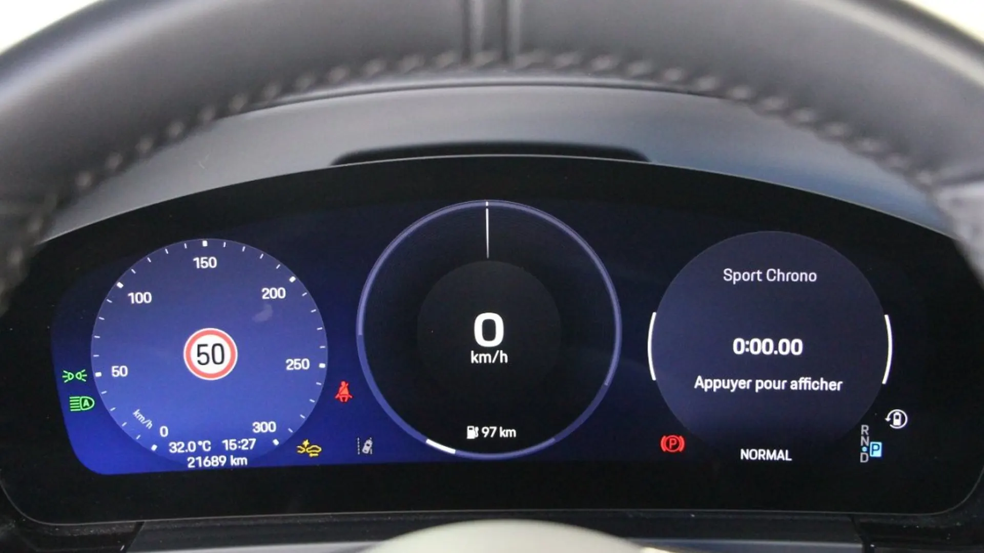 Porsche Macan — photo 15