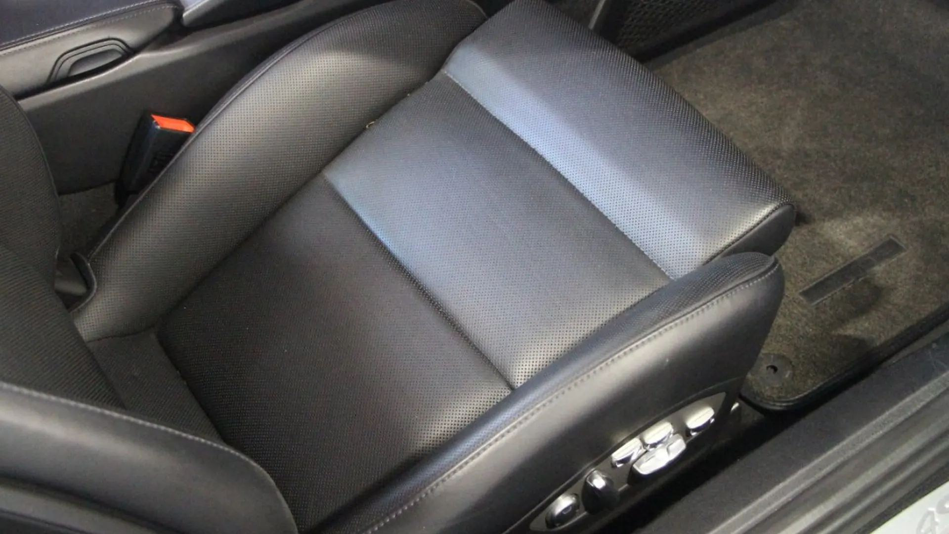 Porsche 911 — photo 12
