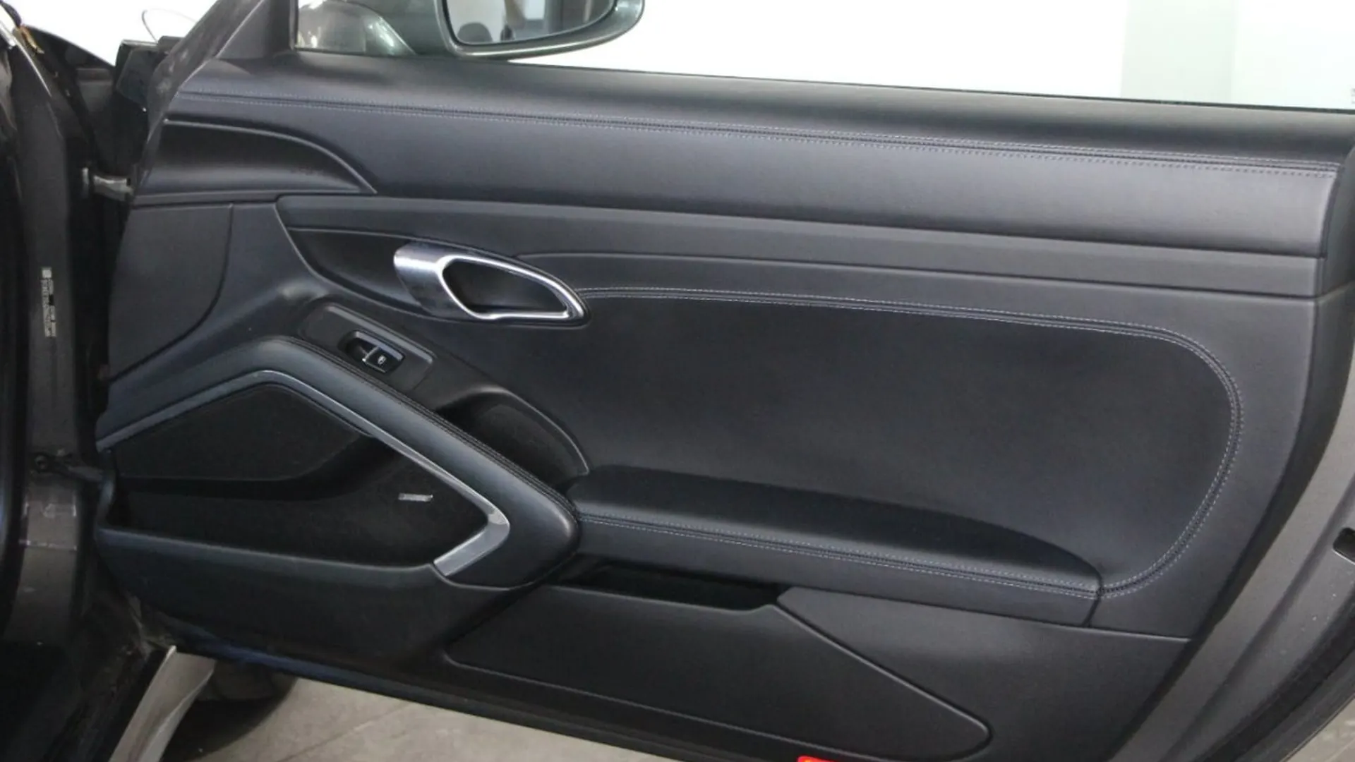 Porsche 911 — photo 11