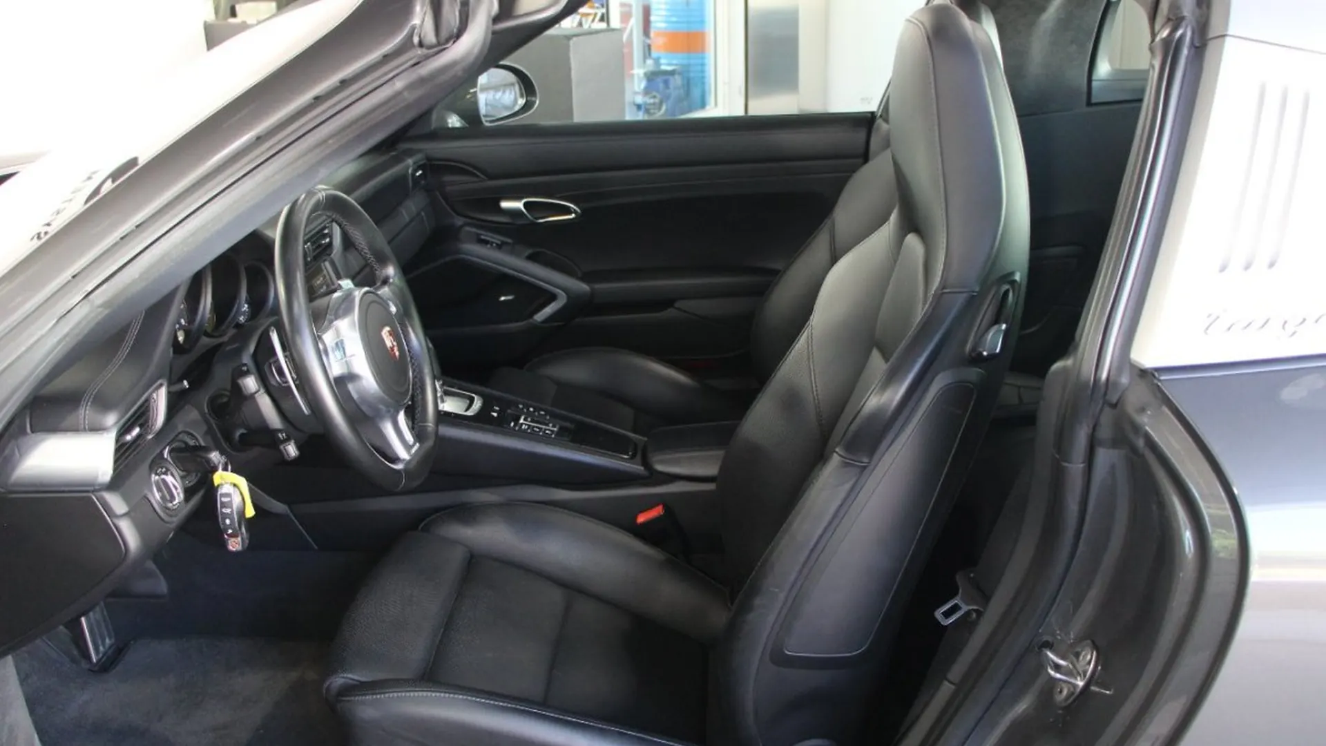 Porsche 911 — photo 8