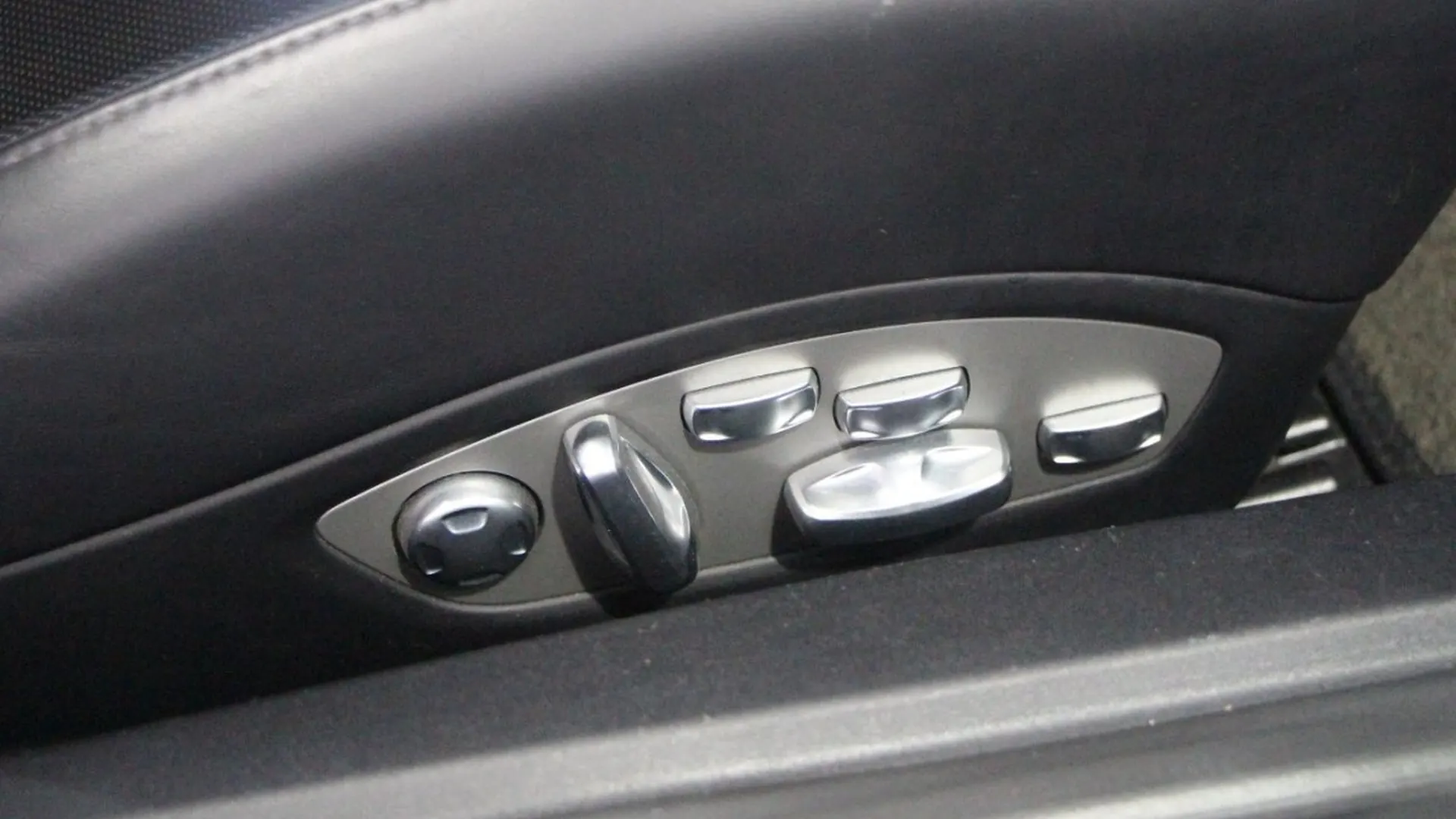 Porsche 911 — photo 10
