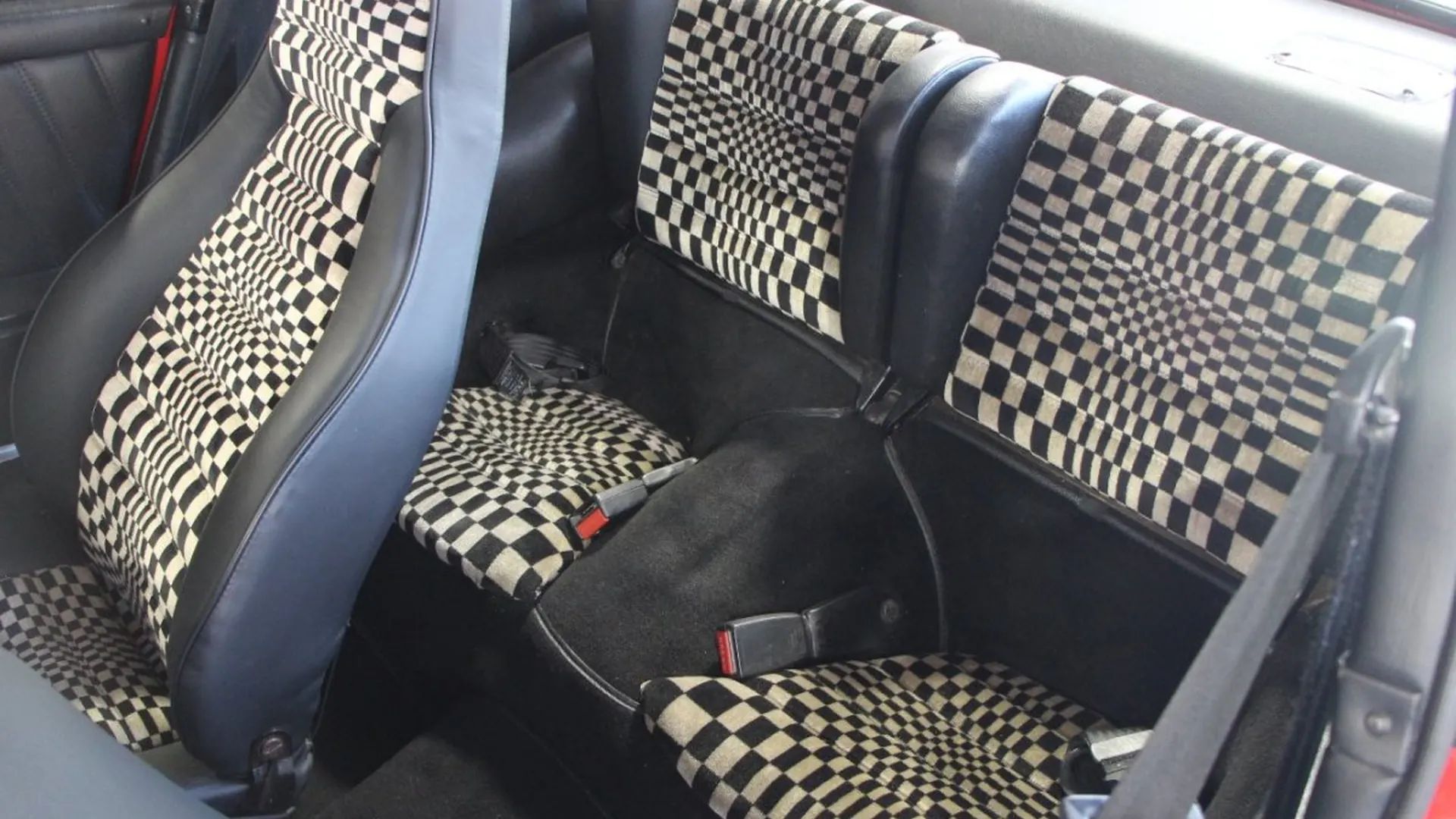 Porsche 911 — photo 12