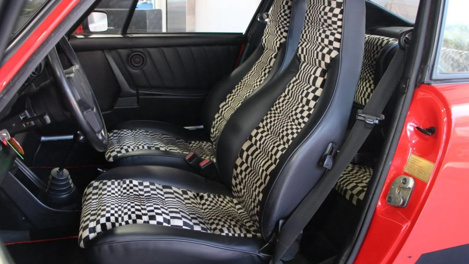 Porsche 911 — photo 11