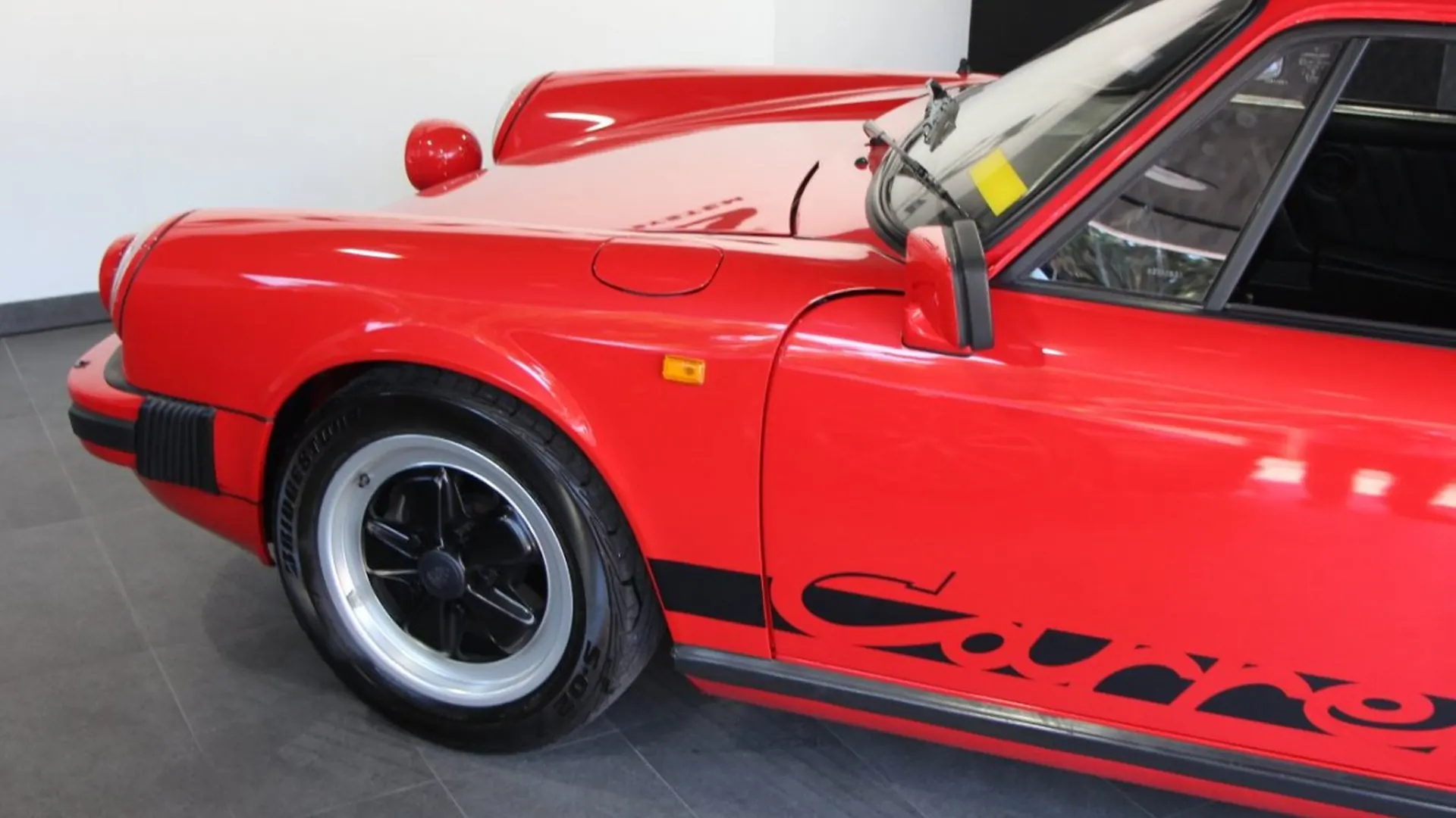 Porsche 911 — photo 7