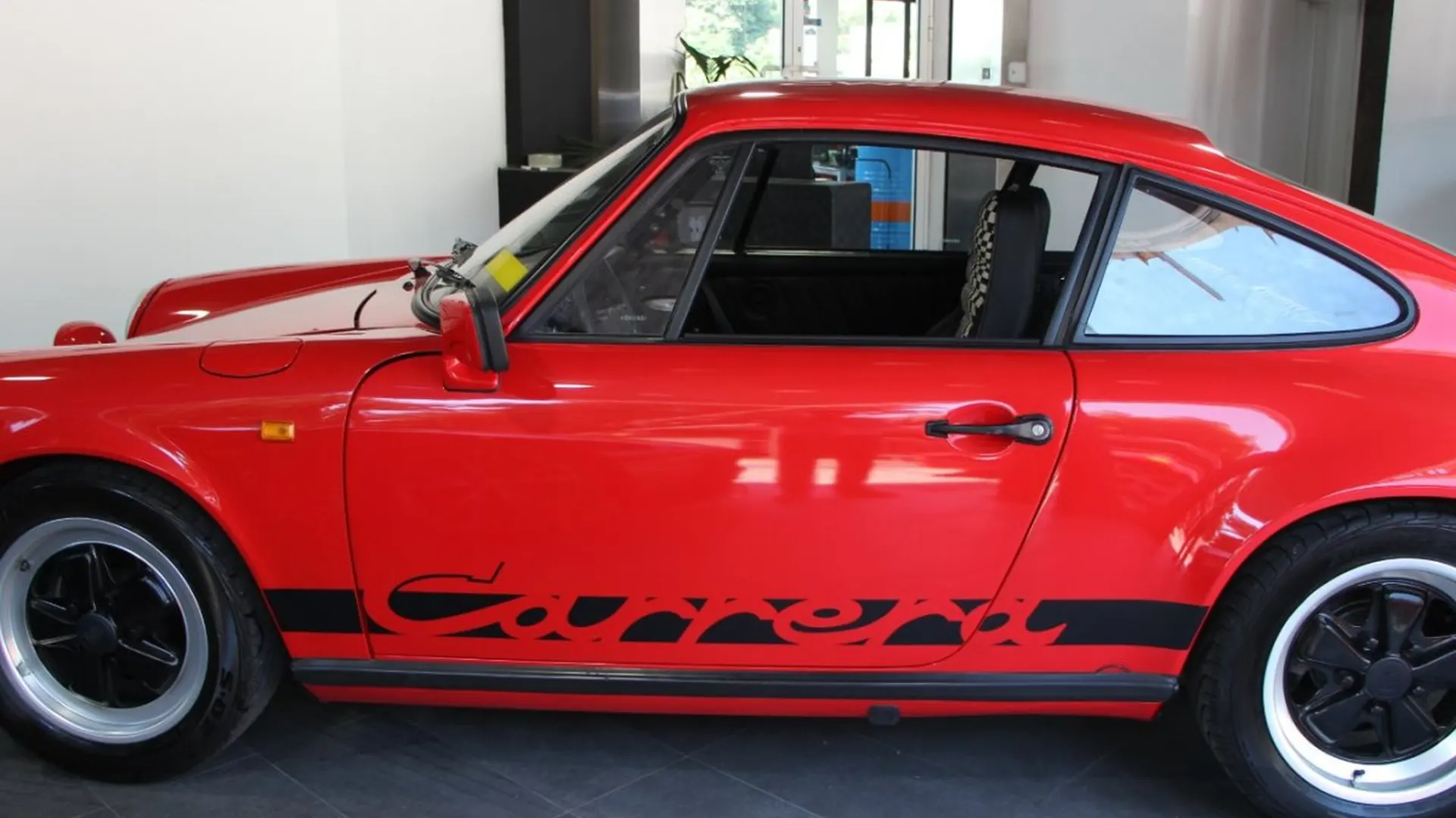 Porsche 911 — photo 8