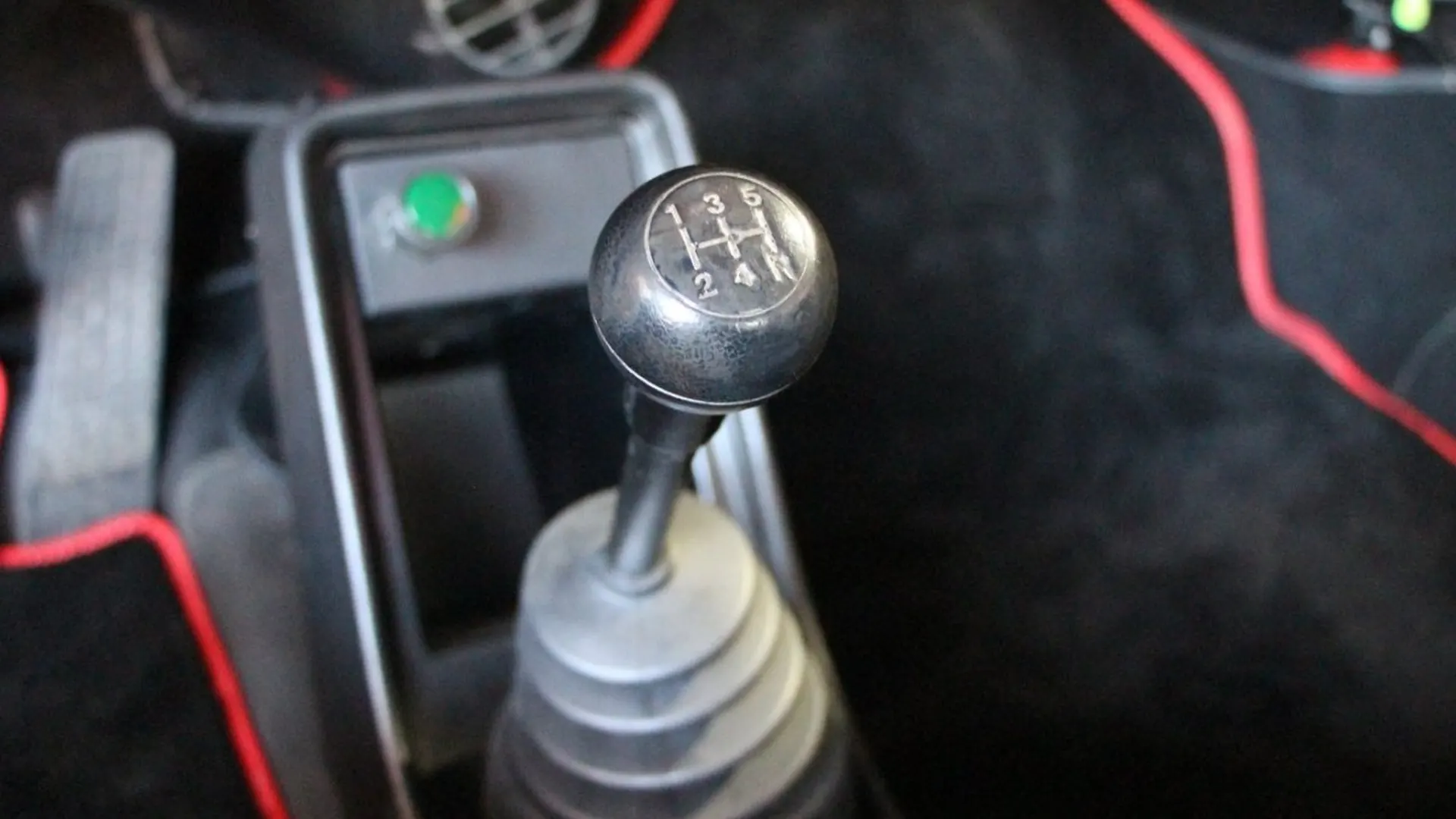 Porsche 911 — photo 18