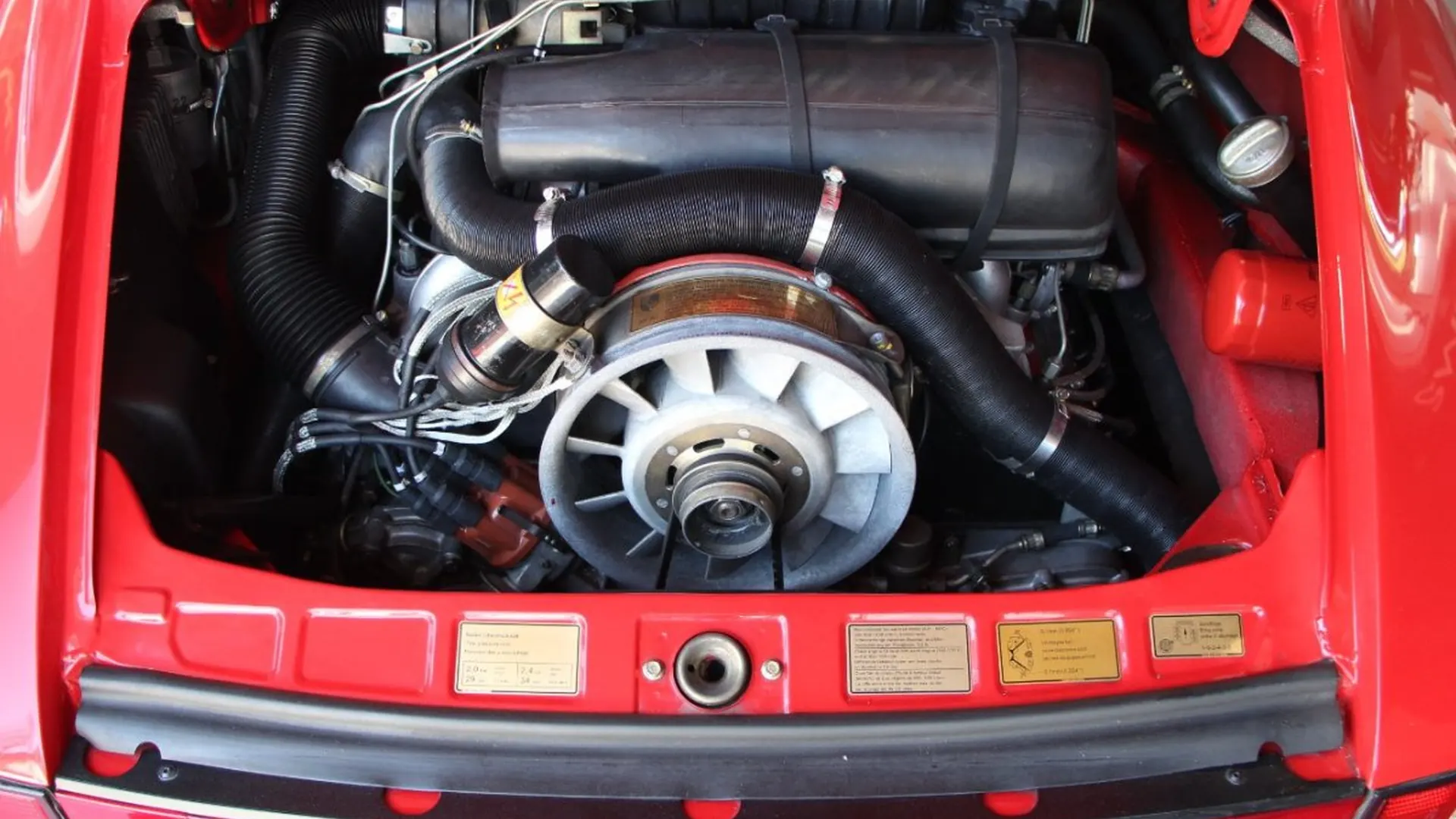 Porsche 911 — photo 23