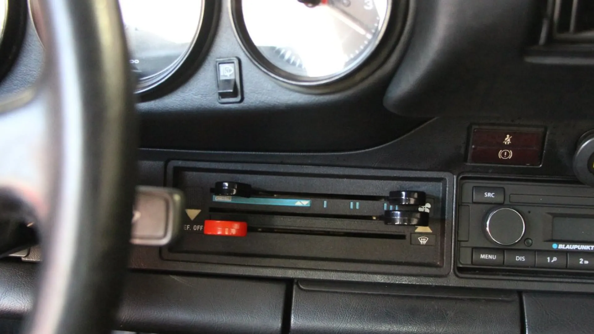 Porsche 911 — photo 17