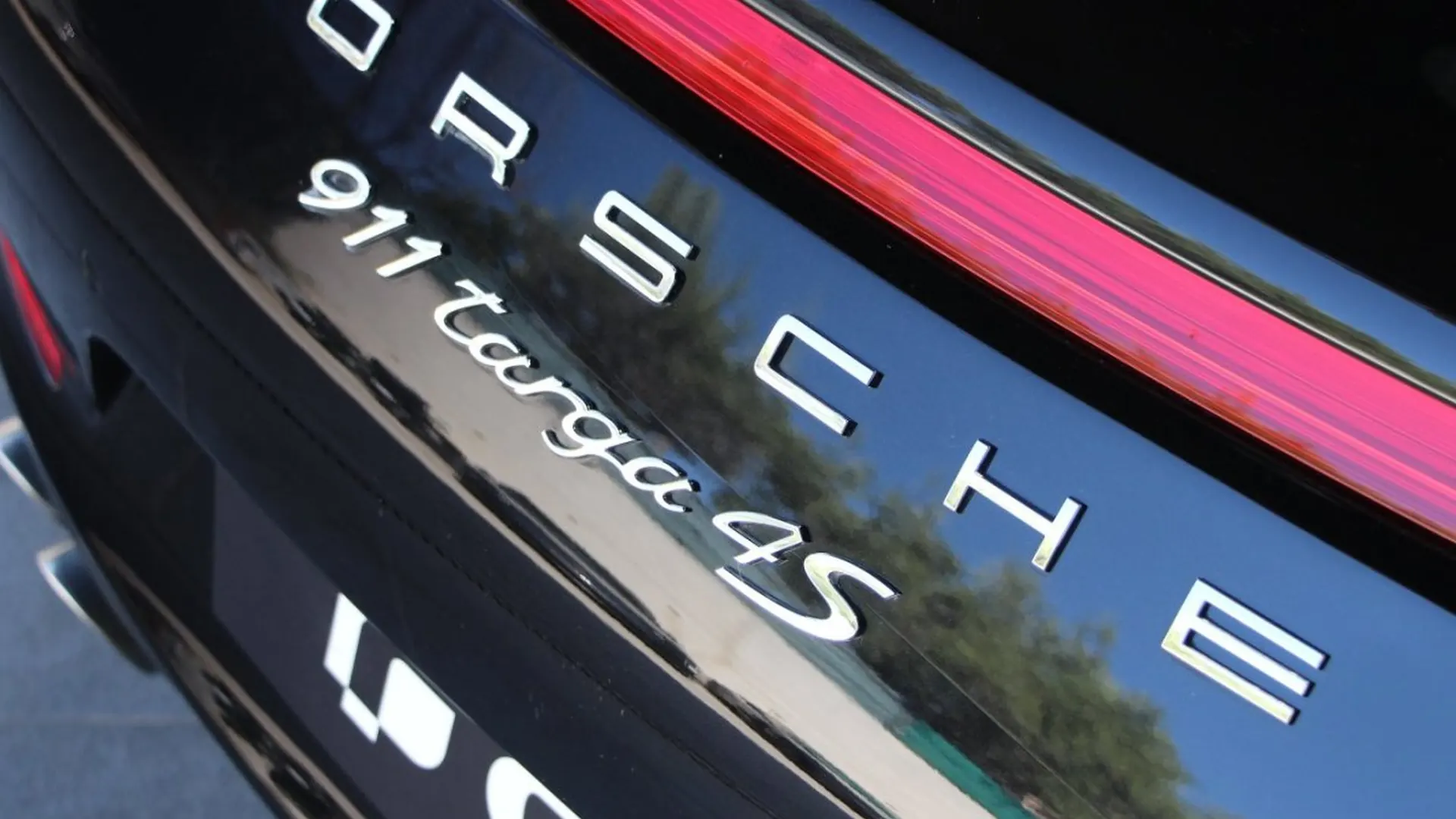 Porsche 911 — photo 8