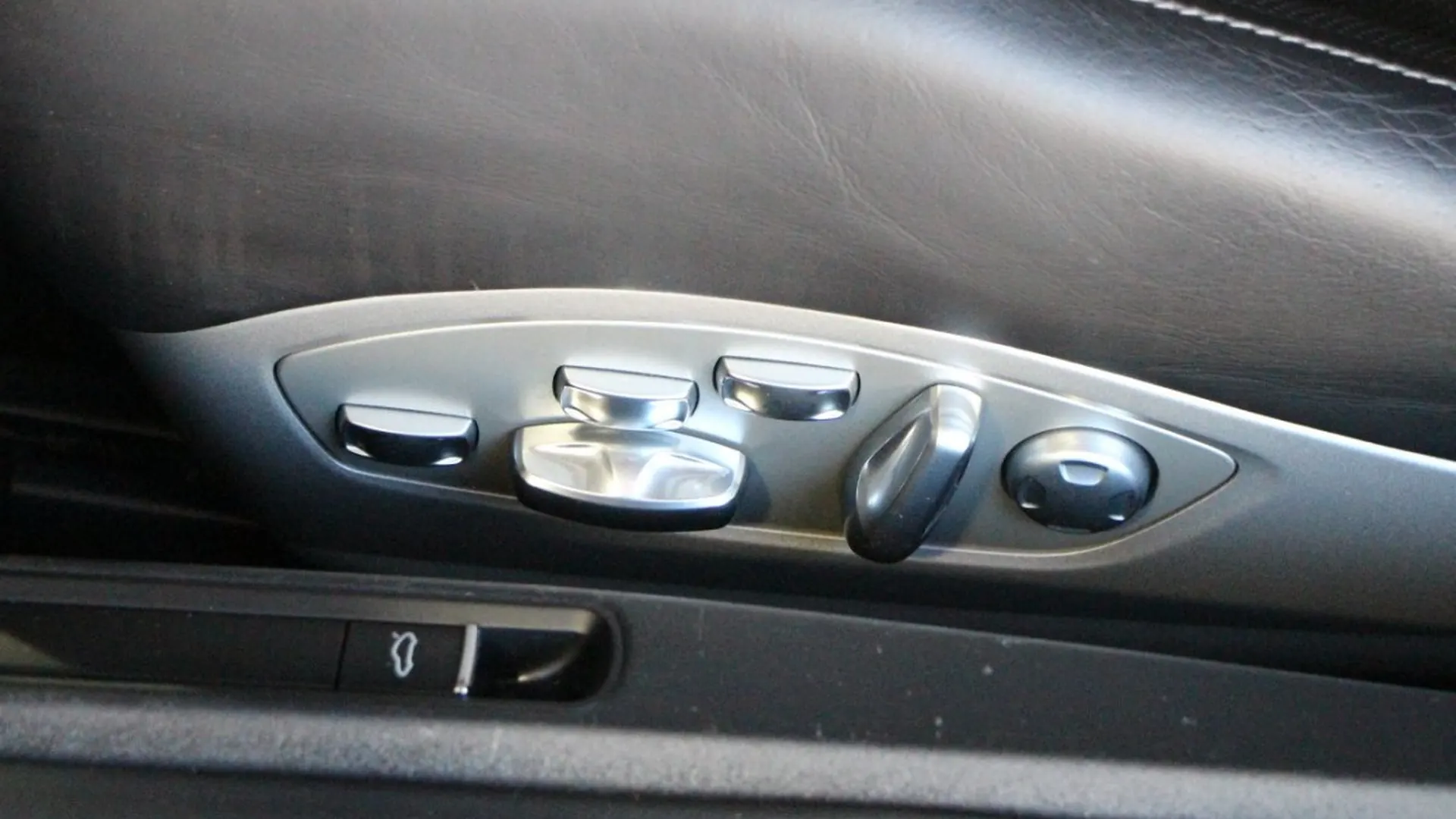 Porsche 911 — photo 13