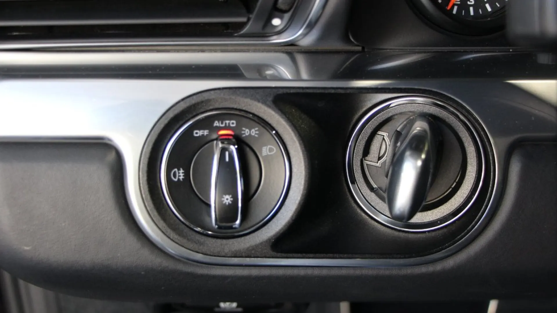 Porsche 911 — photo 15