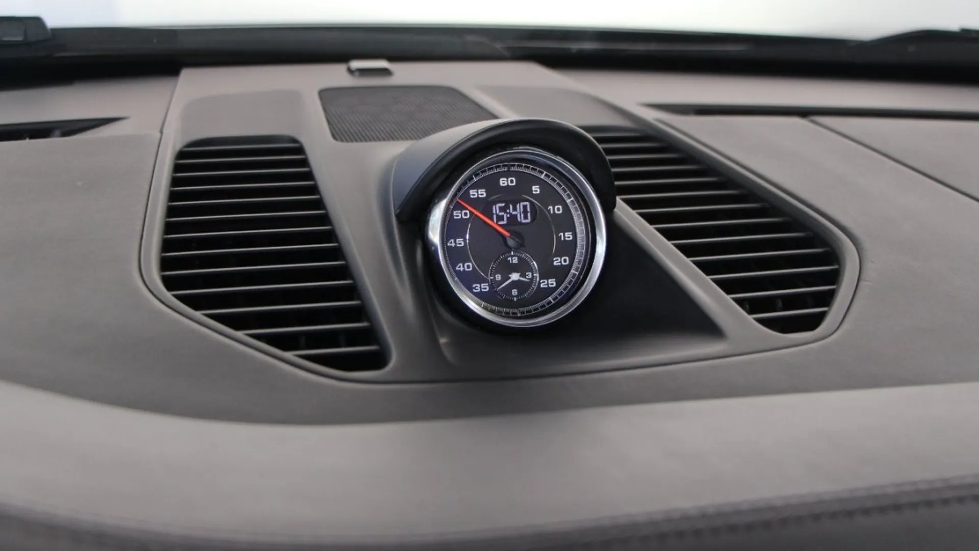Porsche 911 — photo 18