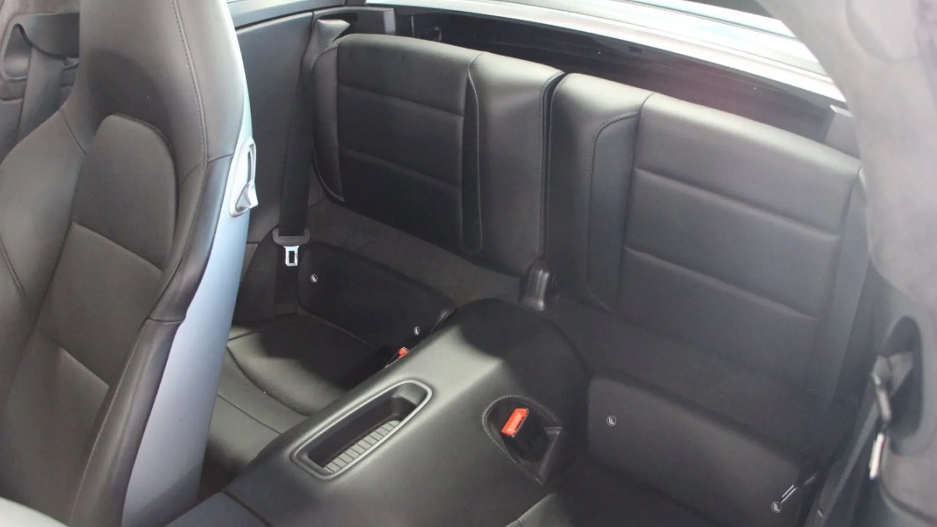 Porsche 911 — photo 26