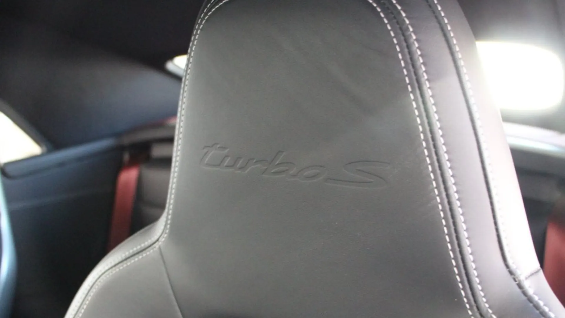 Porsche 911 — photo 28