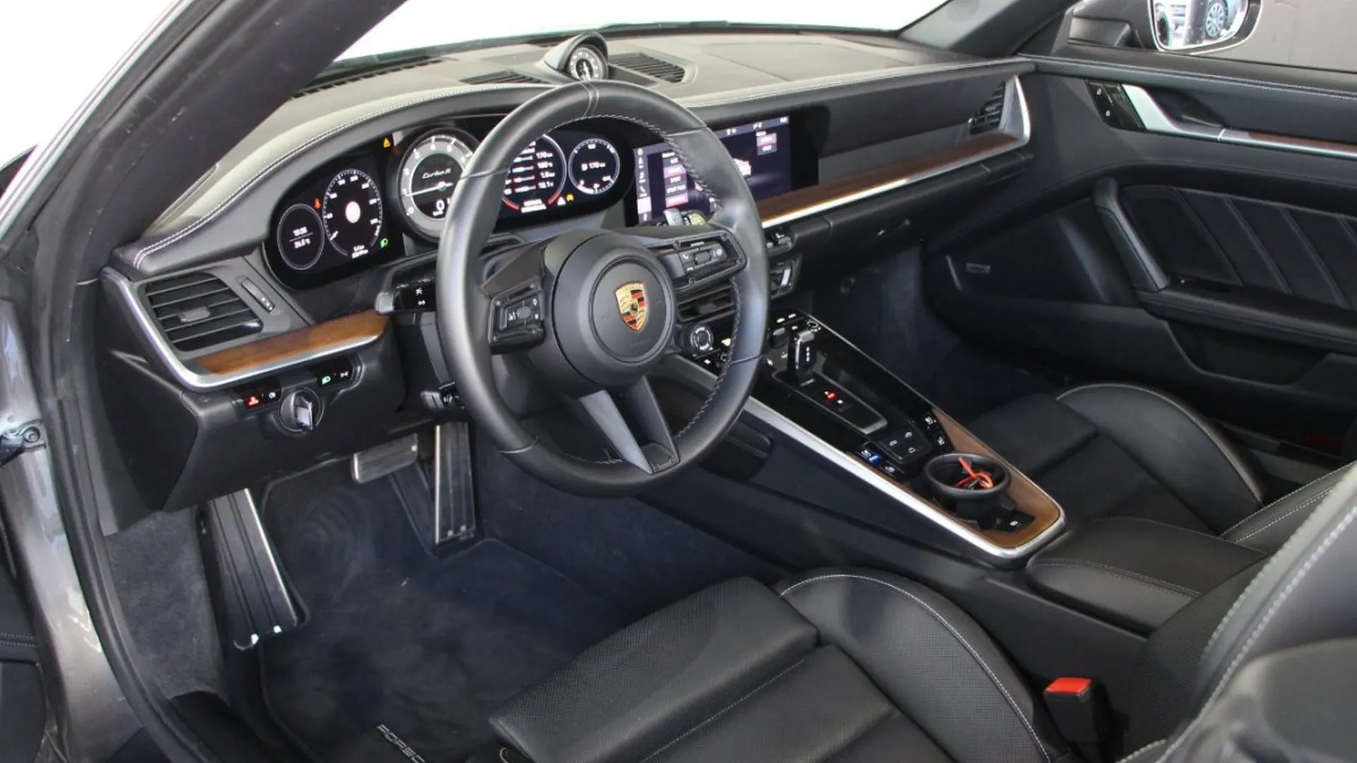 Porsche 911 — photo 10