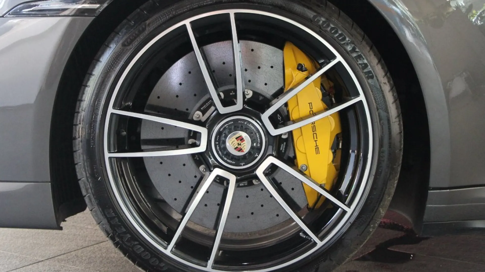 Porsche 911 — photo 4