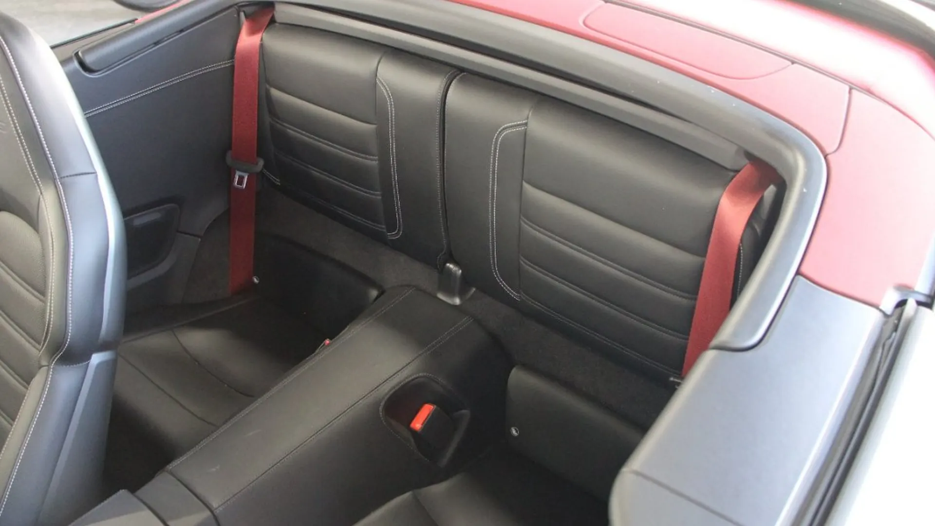 Porsche 911 — photo 13