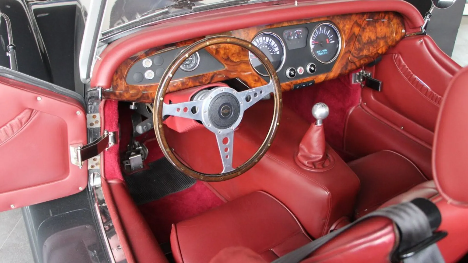 Morgan Roadster — photo 8