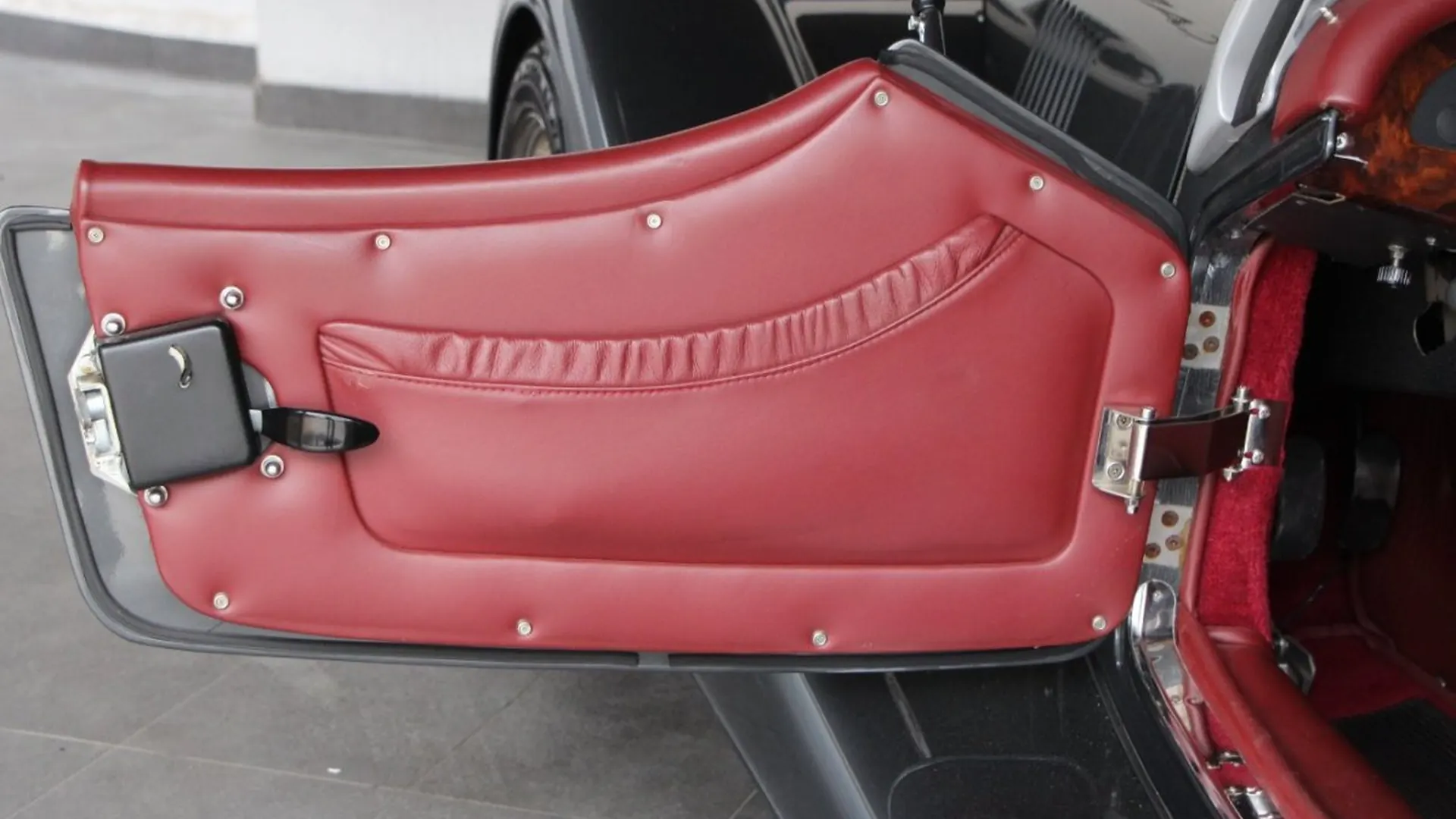 Morgan Roadster — photo 11