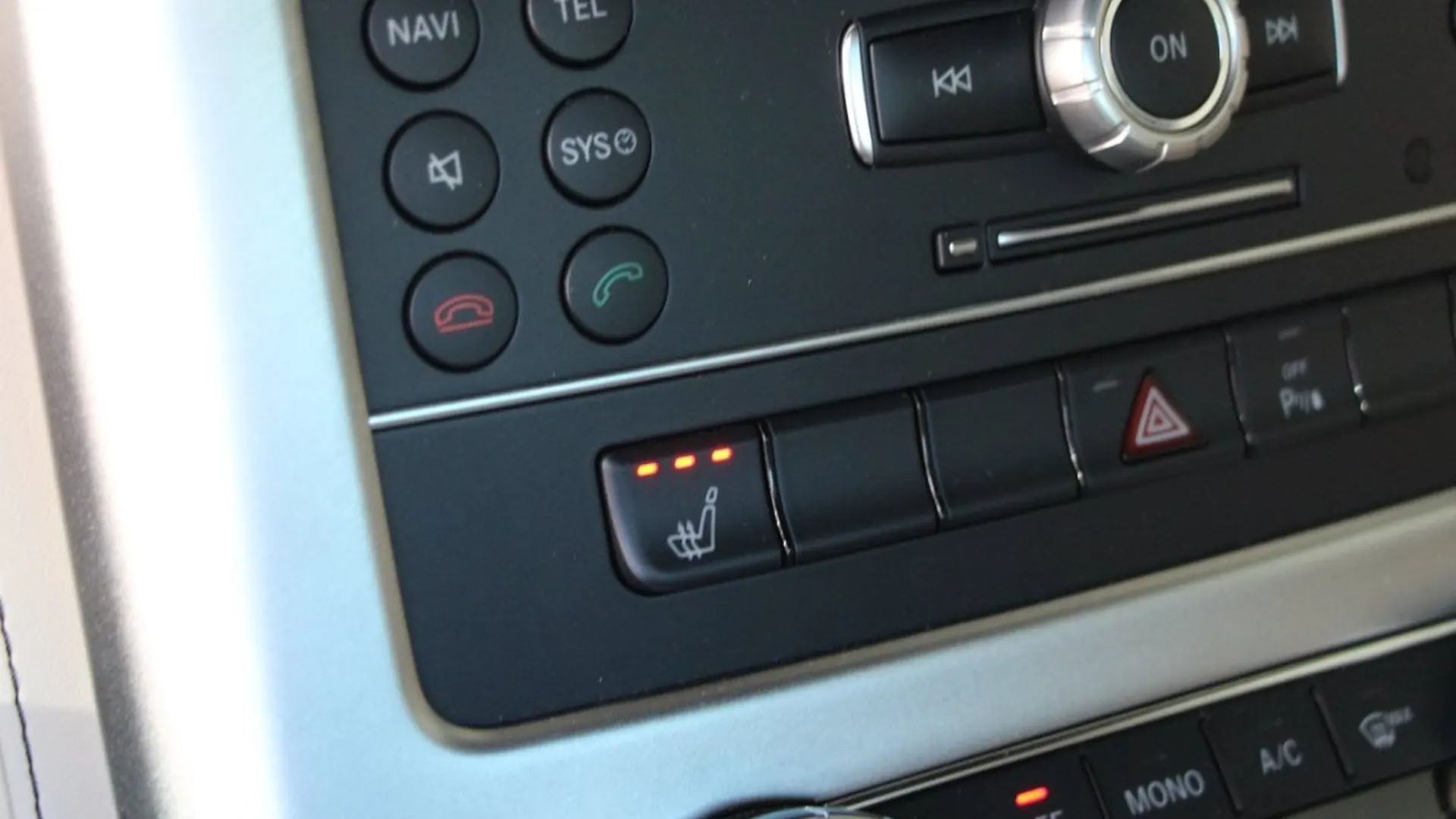 Mercedes-Benz SLS — photo 18