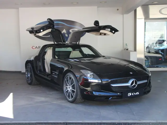 Mercedes-Benz SLS