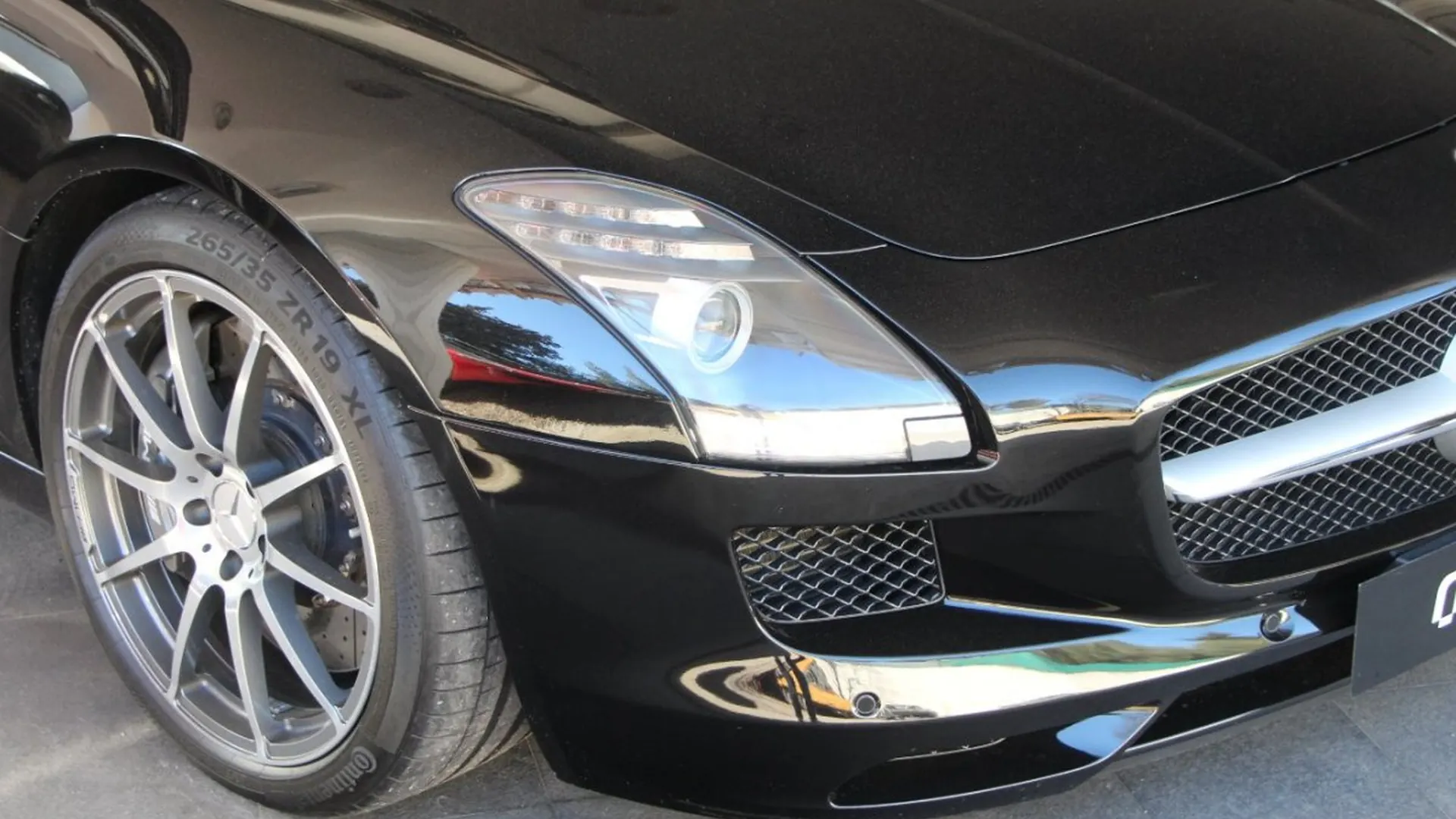 Mercedes-Benz SLS — photo 3