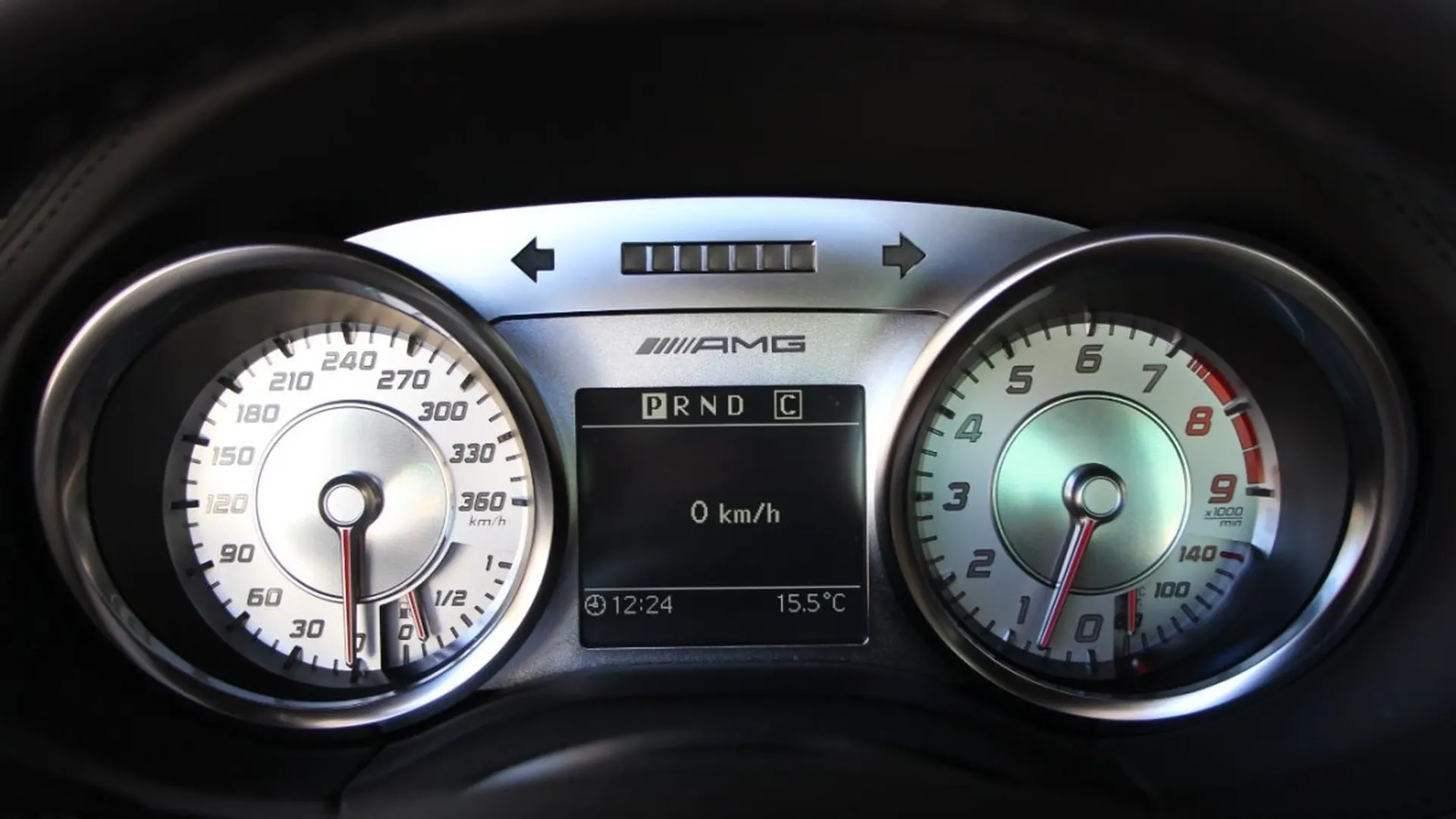 Mercedes-Benz SLS — photo 14