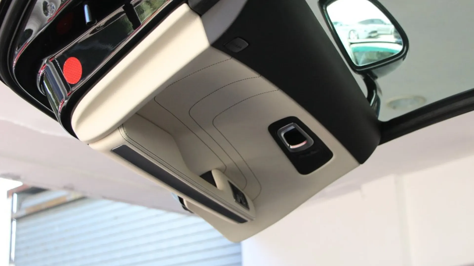 Mercedes-Benz SLS — photo 11