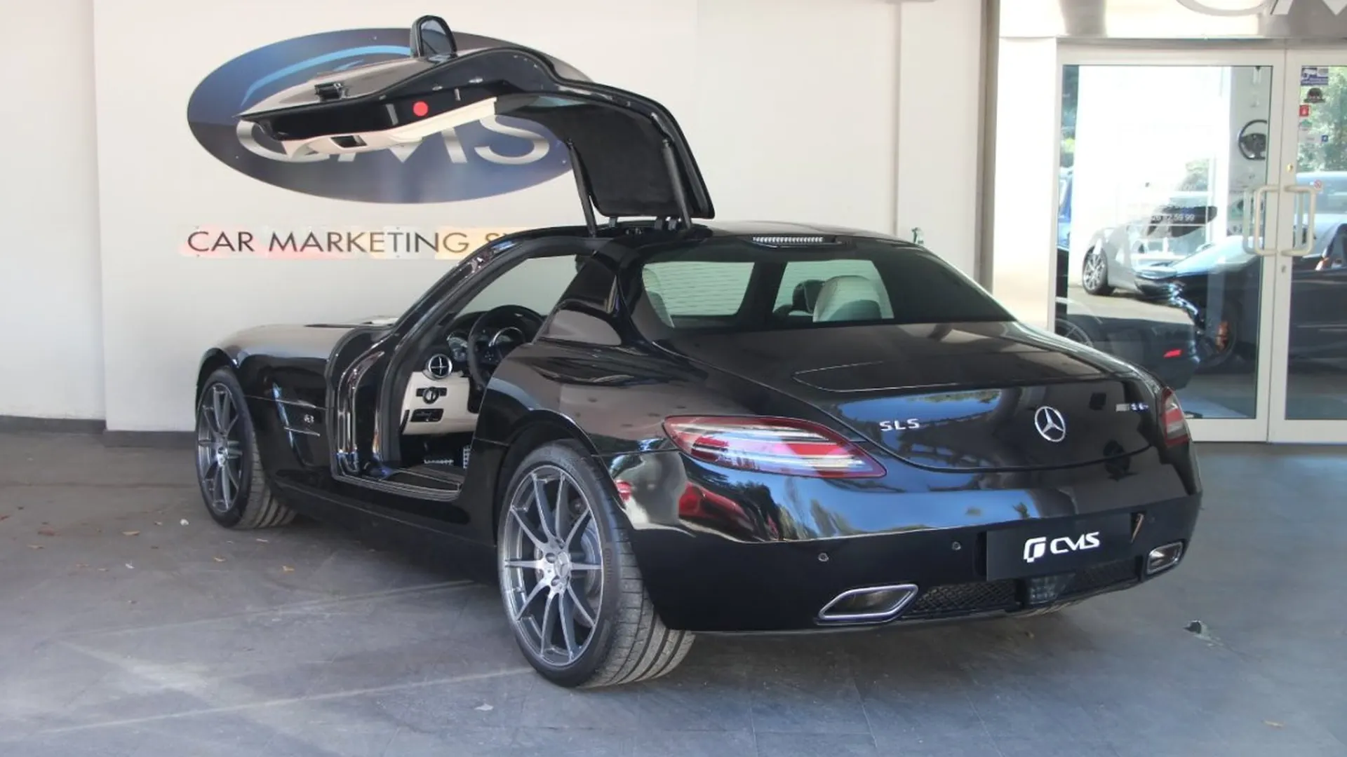 Mercedes-Benz SLS — photo 4