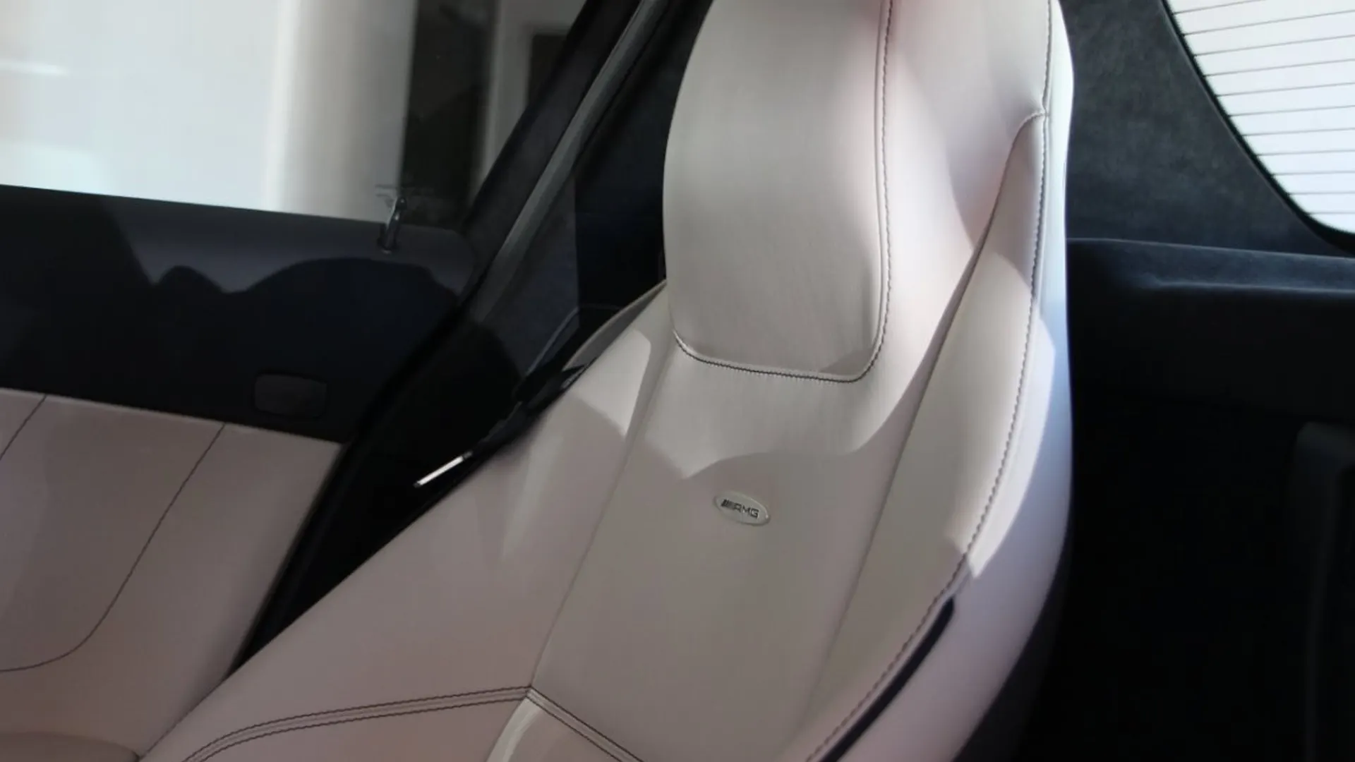 Mercedes-Benz SLS — photo 22