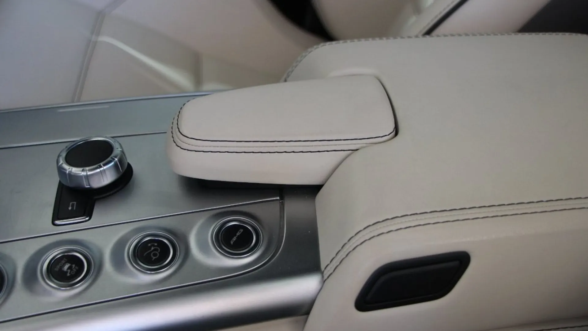 Mercedes-Benz SLS — photo 25