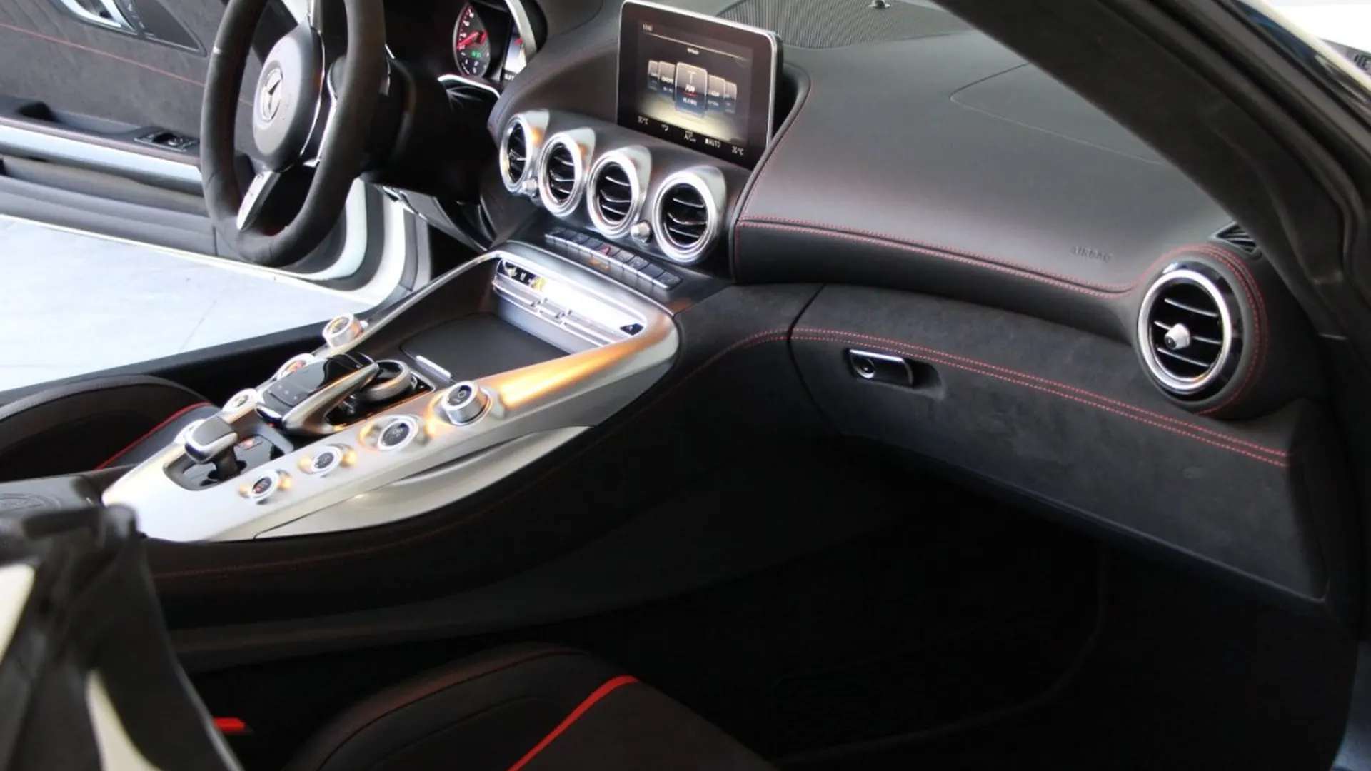 Mercedes-Benz AMG GT — photo 30