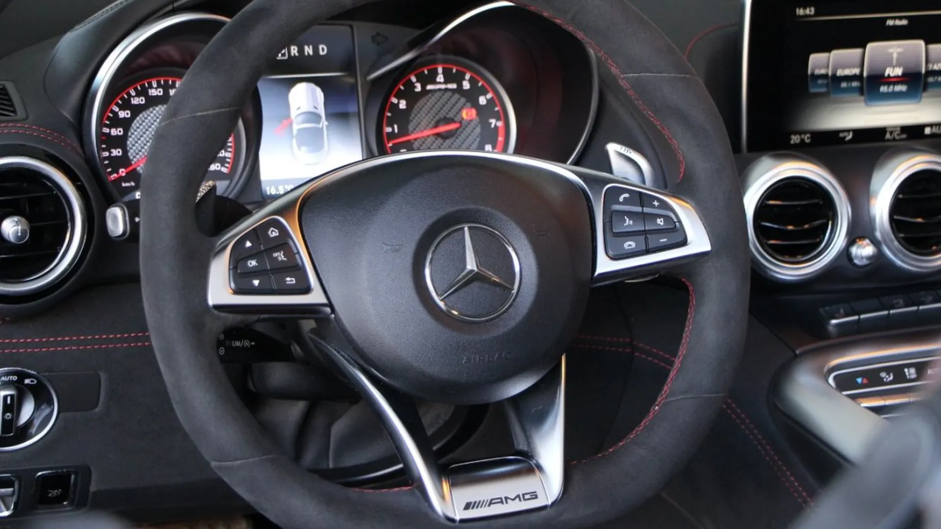 Mercedes-Benz AMG GT — photo 13