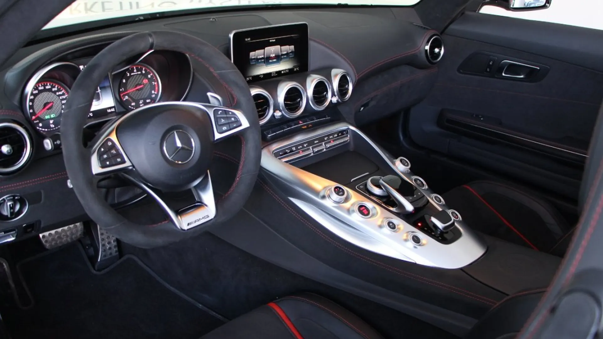 Mercedes-Benz AMG GT — photo 10
