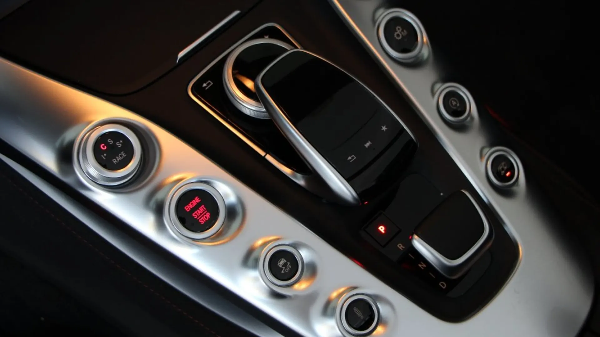 Mercedes-Benz AMG GT — photo 17