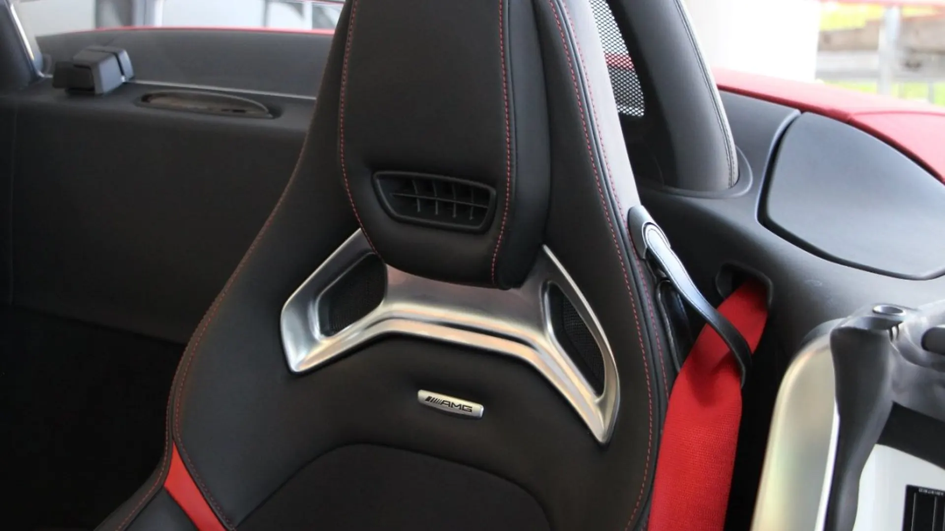 Mercedes-Benz AMG GT — photo 14