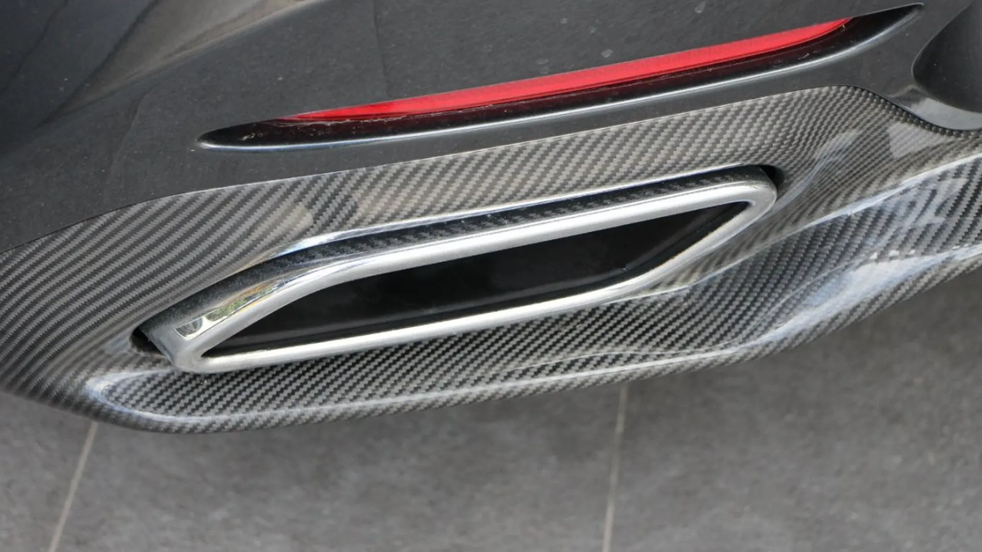Mercedes-Benz AMG GT — photo 18