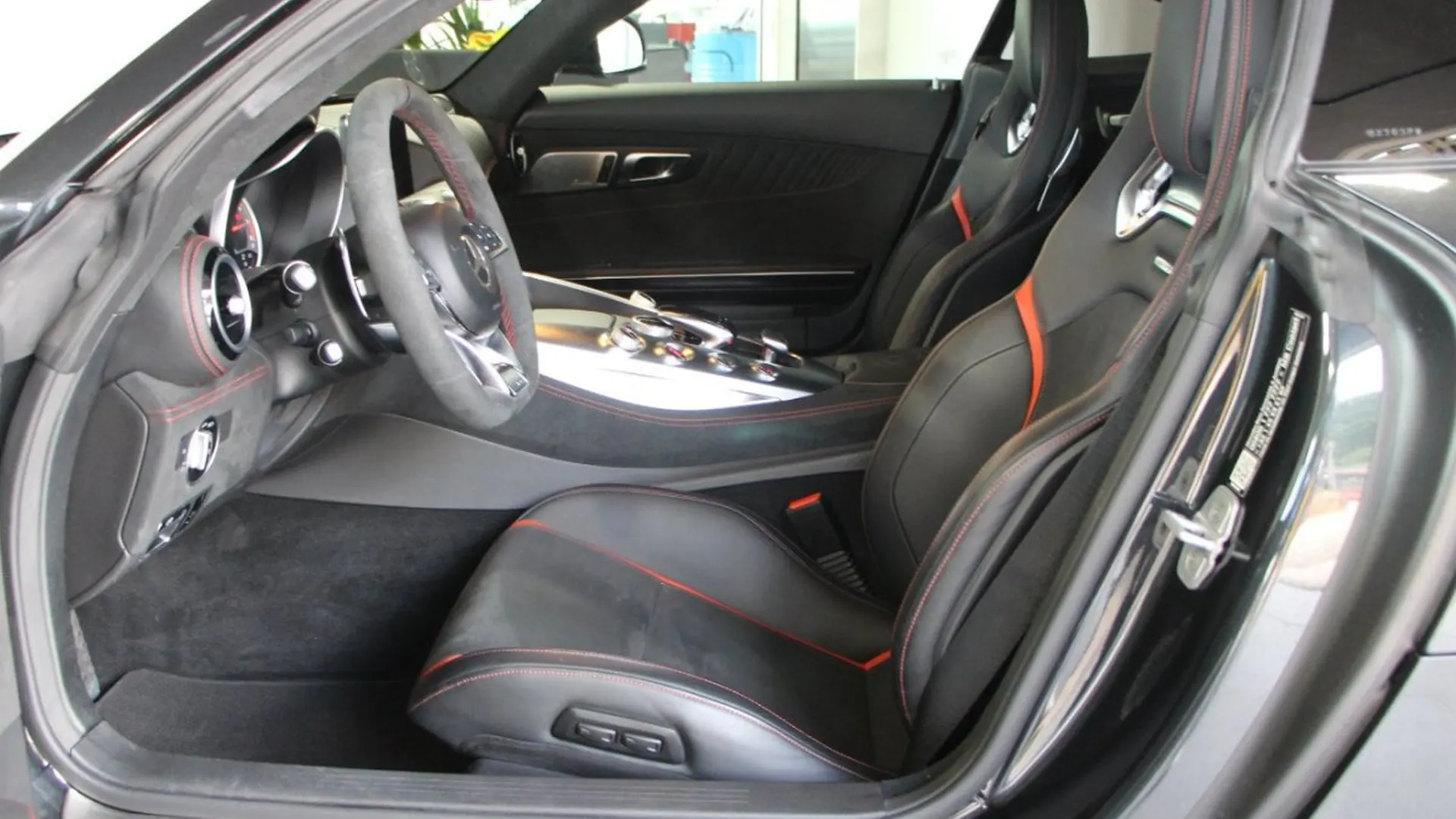 Mercedes-Benz AMG GT — photo 20