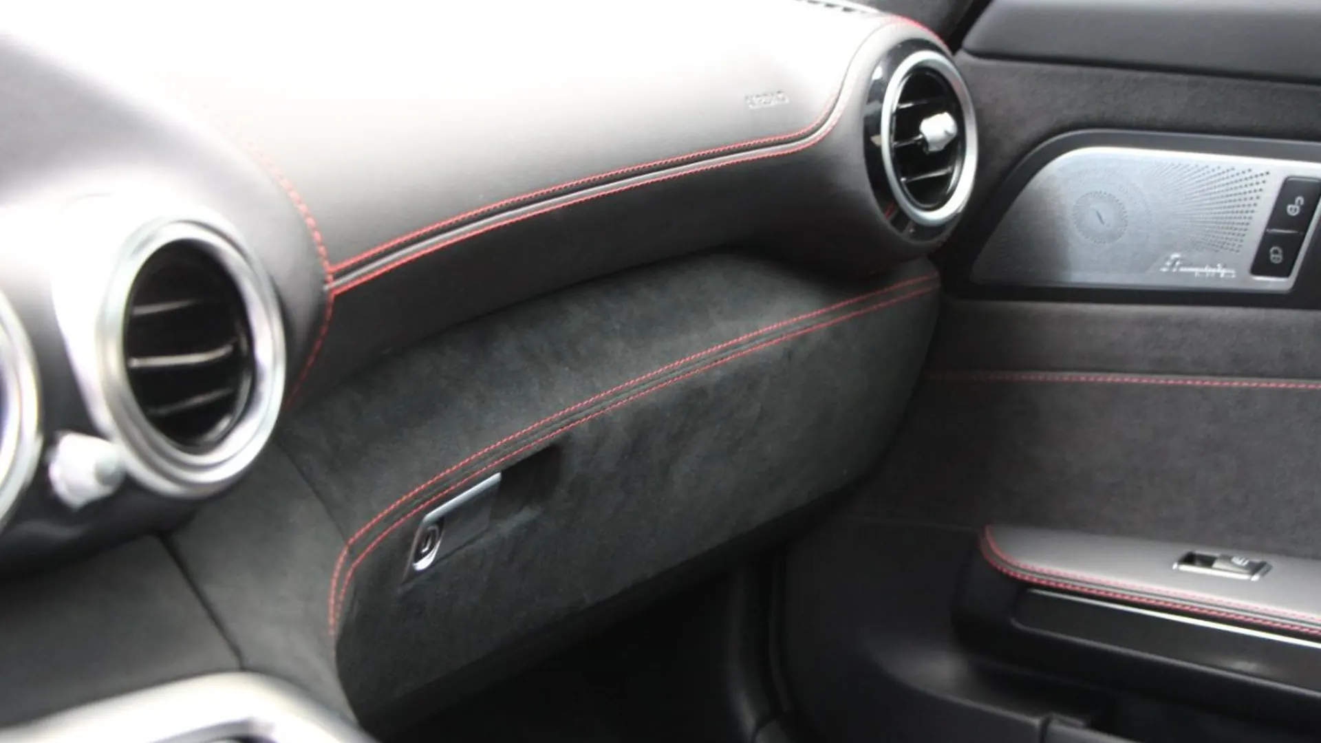 Mercedes-Benz AMG GT — photo 33