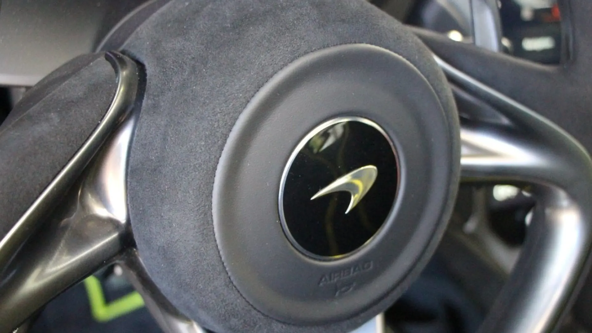 McLaren 750S — photo 17