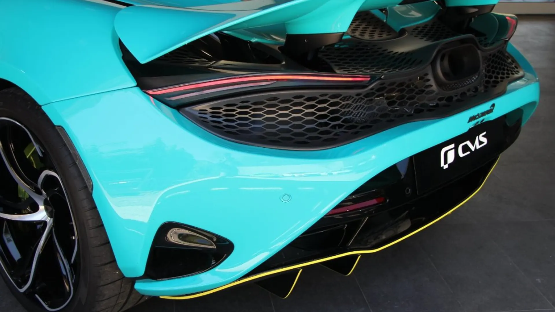 McLaren 750S — photo 9