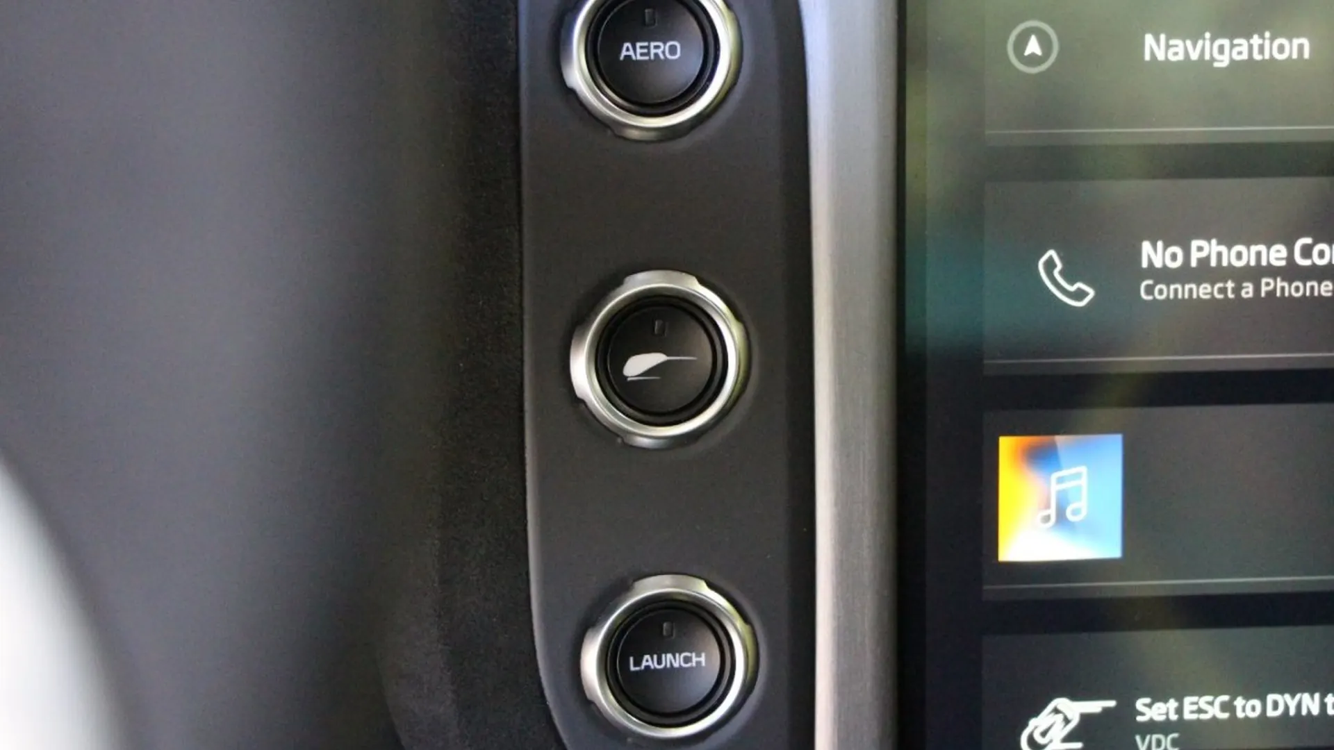 McLaren 750S — photo 25