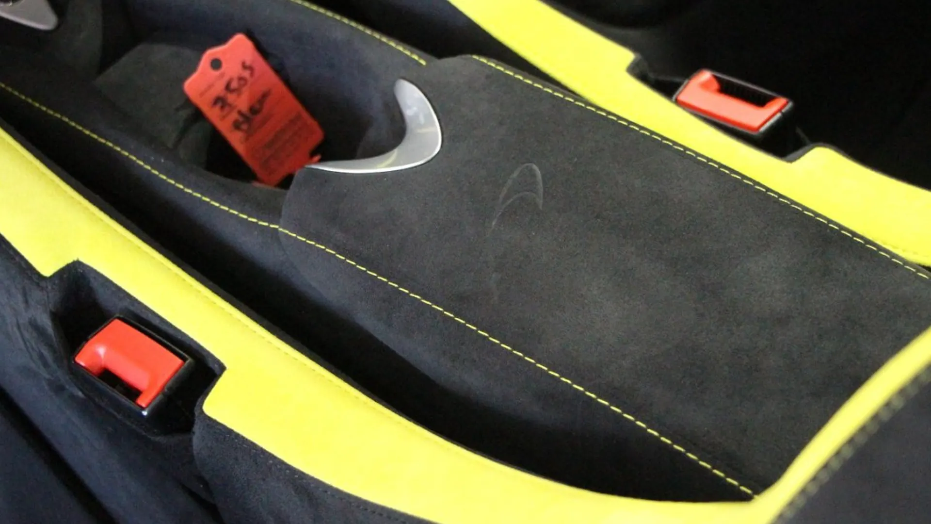McLaren 750S — photo 15