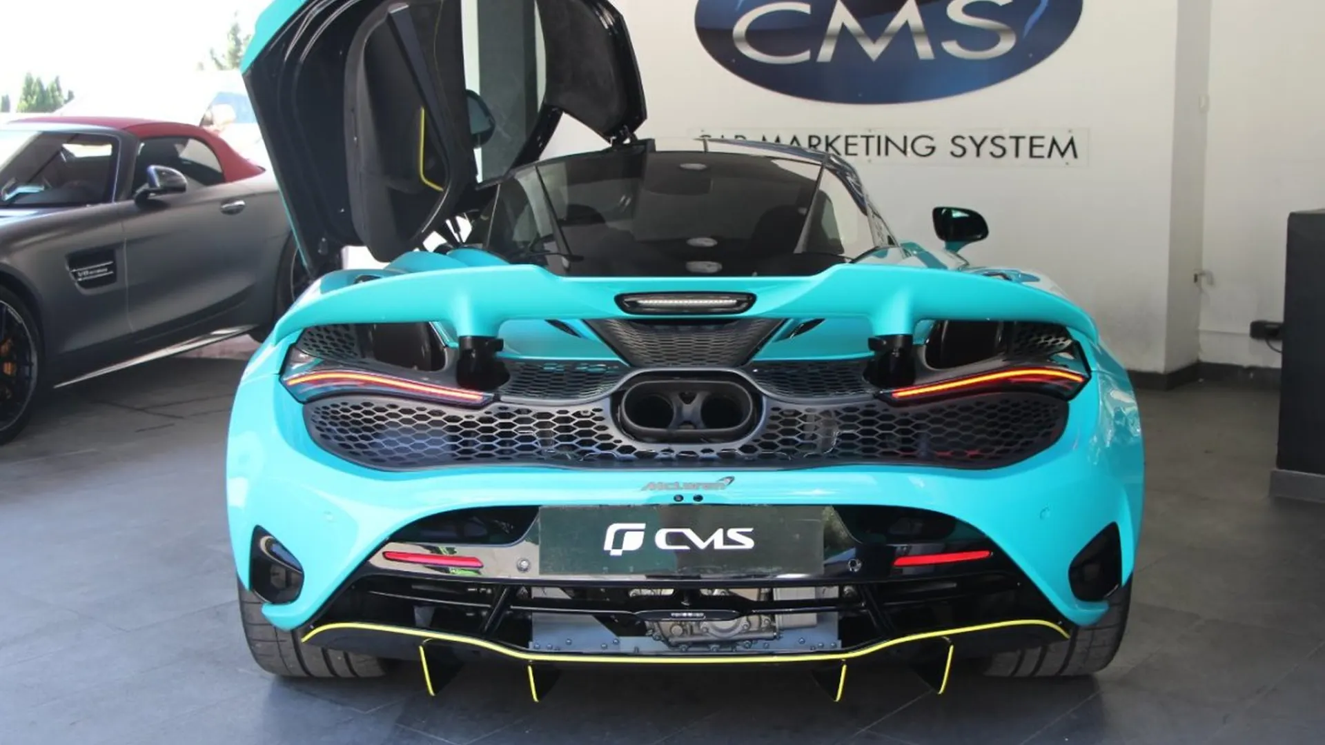 McLaren 750S — photo 8