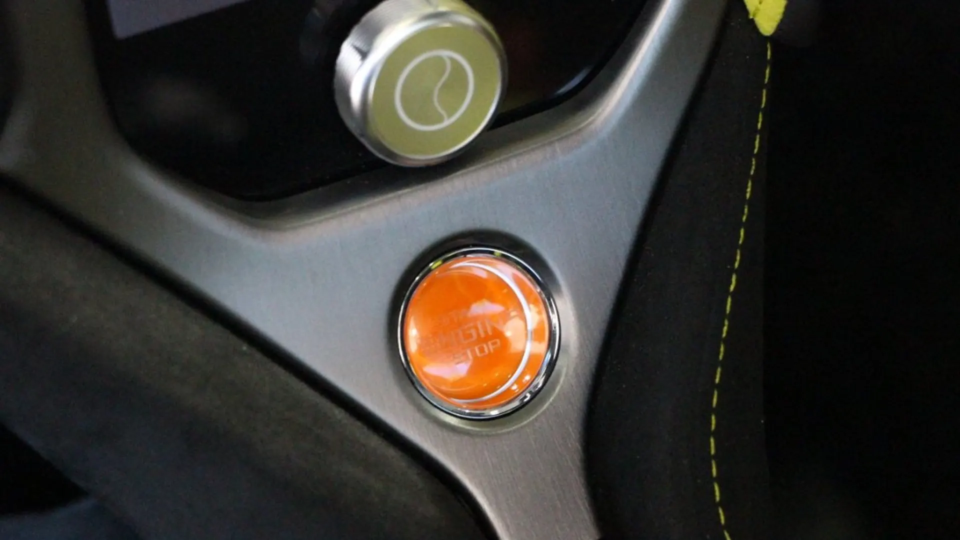 McLaren 750S — photo 18