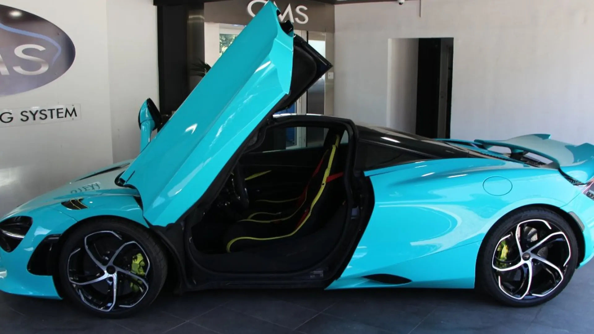 McLaren 750S — photo 10