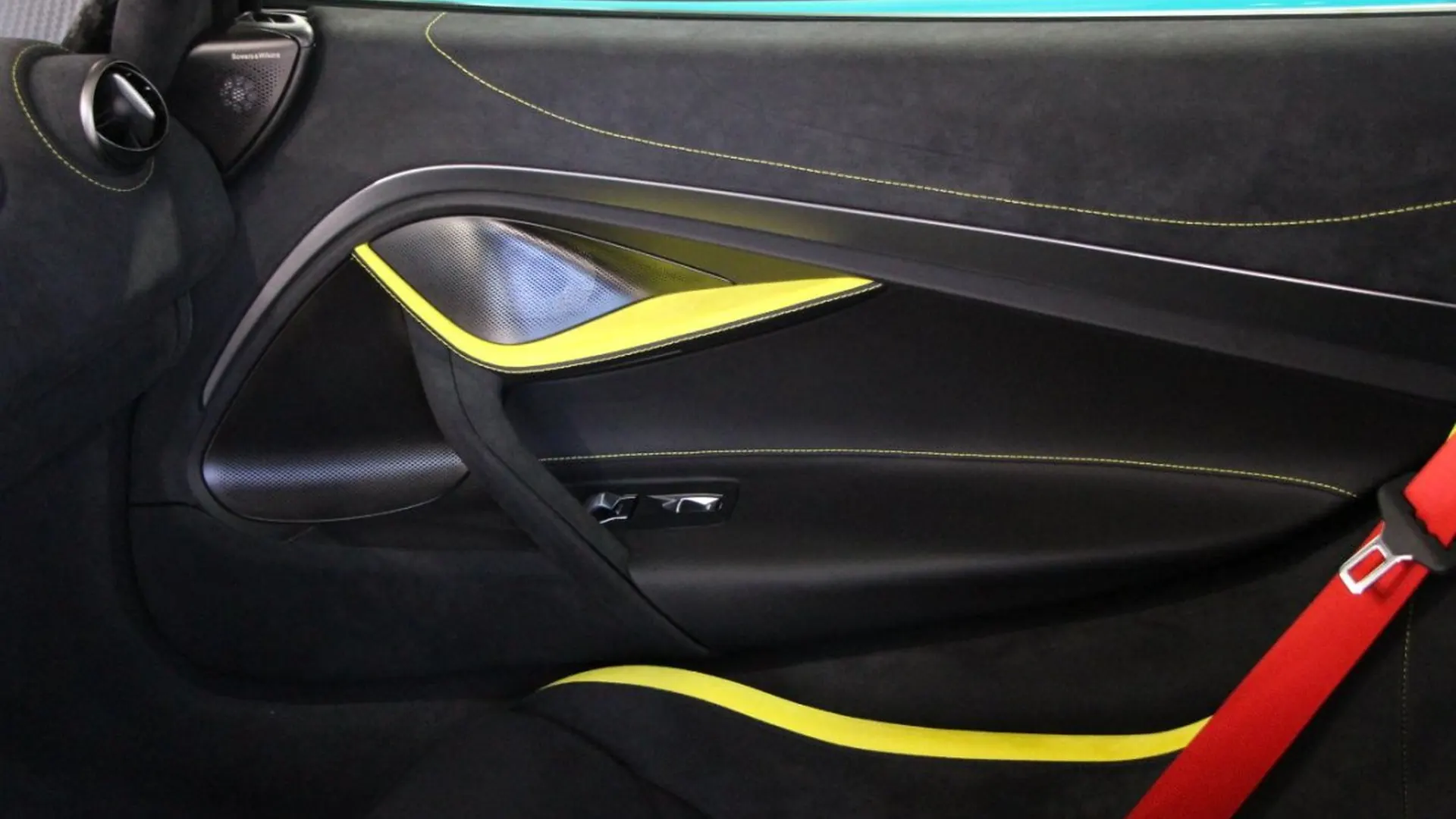 McLaren 750S — photo 14